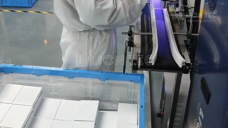 The traceability codes and QR codes printed on pharmaceutical carton surfaces